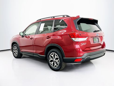 Used 2023 Subaru Forester Premium image 5