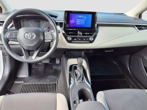 Used 2025 Toyota Corolla LE w/ Convenience Package image 12