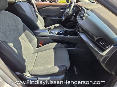 Used 2023 Nissan Rogue SV AWD/4WD image 16