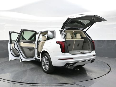 Certified 2024 Cadillac XT6 Premium Luxury w/ LPO, Floor Liner Package AWD/4WD image 47