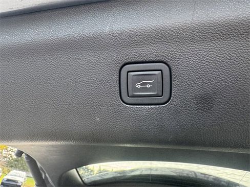 Used 2024 Buick Enclave Premium image 19