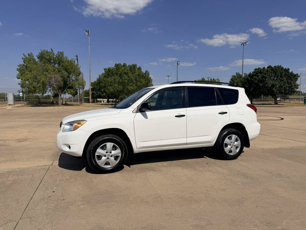Used 2007 Toyota RAV4 2WD image 2
