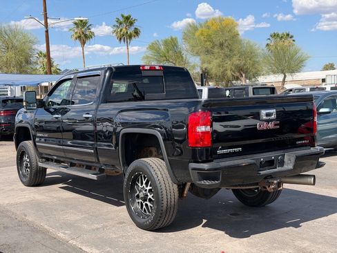Used 2017 GMC Sierra 2500 Denali w/ Duramax Plus Package AWD/4WD image 6