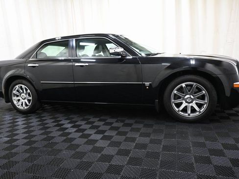 Used 2006 Chrysler 300 C w/ Sound Group II image 9