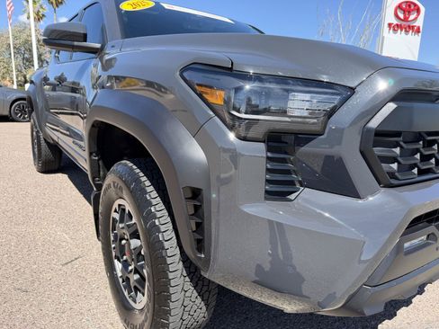 Certified 2025 Toyota Tacoma TRD Off-Road w/ TRD Off Road Upgrade Package AWD/4WD image 13