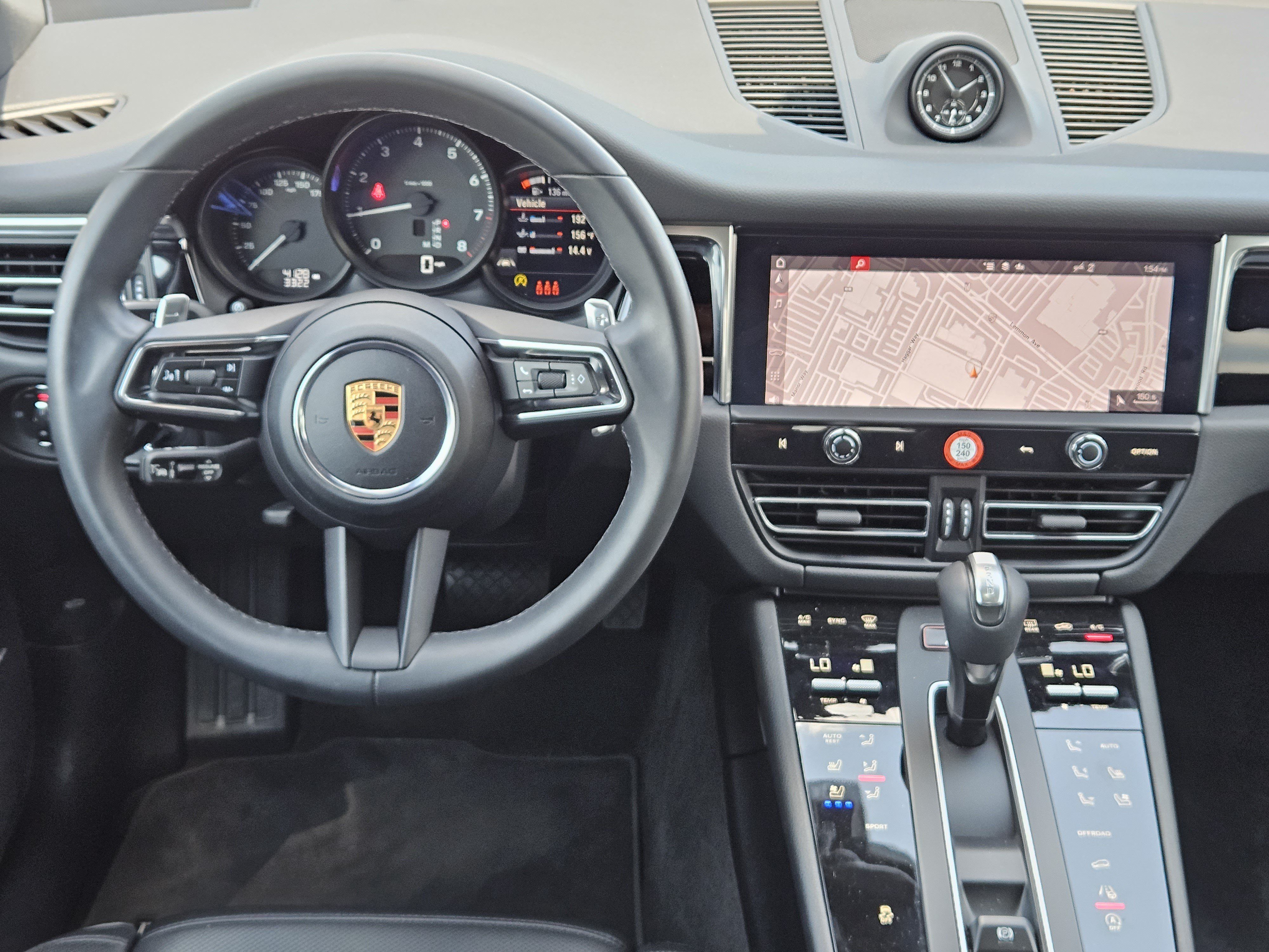 Certified 2026 Porsche Macan AWD/4WD image 25