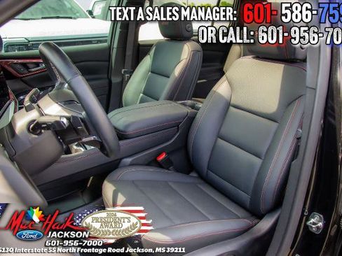 Used 2024 Chevrolet Traverse Z71 w/ Enhanced Driving Package AWD/4WD image 7