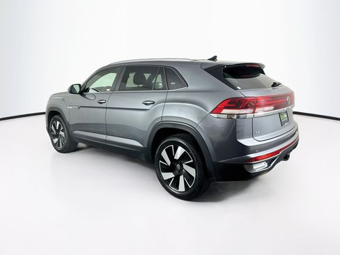 Used 2025 Volkswagen Atlas Cross Sport SE FWD image 5