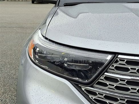 Certified 2022 Ford Explorer Limited w/ Equipment Group 301A image 28
