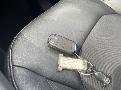 Used 2025 Jeep Compass Trailhawk image 21