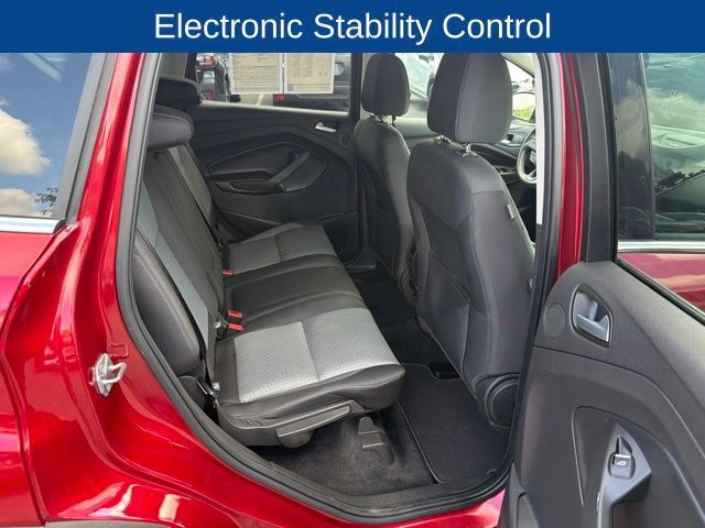 Used 2017 Ford Escape SE w/ Equipment Group 201A AWD/4WD image 12