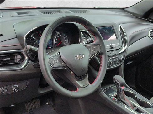 Certified 2024 Chevrolet Equinox RS FWD image 10