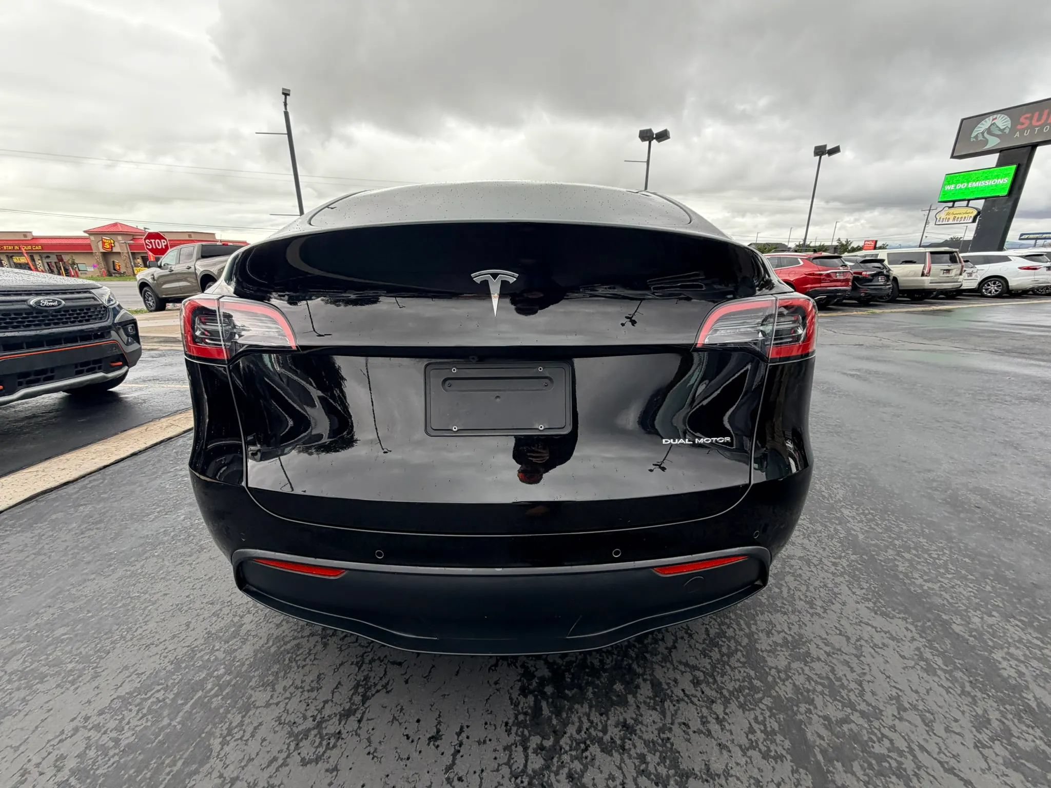 Used 2022 Tesla Model Y Long Range AWD/4WD image 4