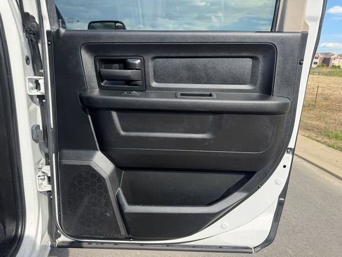 Used 2018 RAM 2500 Tradesman w/ Chrome Appearance Group image 17