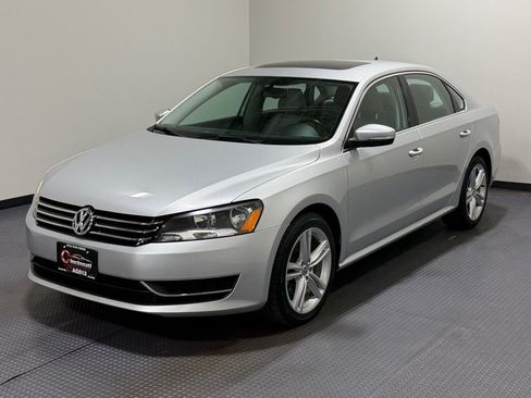 Used 2014 Volkswagen Passat TDI SE FWD image 1