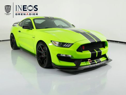 Used 2016 Ford Mustang Shelby GT350R w/ GT350R Equipment Group 920A RWD image 3