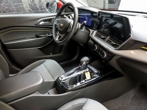 Used 2026 Chevrolet Trax LT w/ Driver Confidence Package image 26