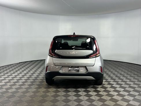 Used 2025 Kia Soul LX image 8