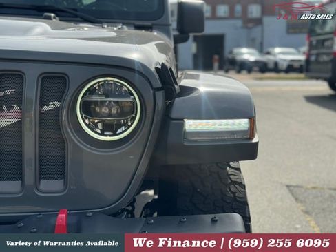 Used 2021 Jeep Wrangler Unlimited Rubicon AWD/4WD image 9