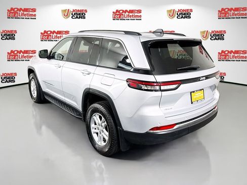 Used 2023 Jeep Grand Cherokee Laredo w/ Luxury Tech Group I AWD/4WD image 2