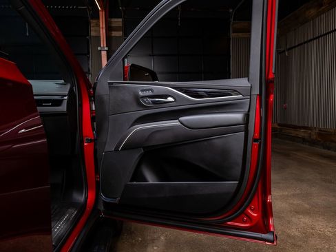 Used 2021 Cadillac Escalade Sport w/ Driver Assist Tech Package image 34