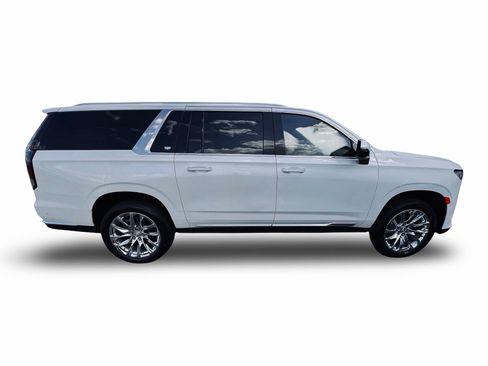 Used 2022 Cadillac Escalade ESV Premium Luxury Platinum w/ LPO, Floor Liner Package AWD/4WD image 11