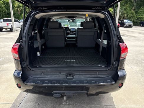 Used 2022 Toyota Sequoia Platinum AWD/4WD image 32