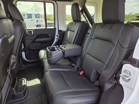 New 2026 Jeep Wrangler Unlimited Sahara AWD/4WD image 23