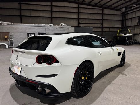 Used 2019 Ferrari GTC4Lusso T image 6