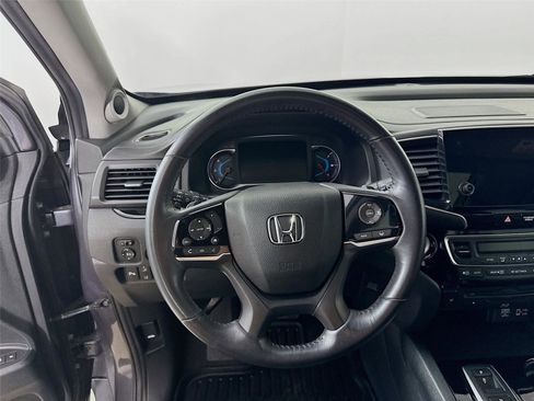 Used 2021 Honda Pilot Touring image 19