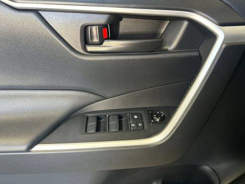 Used 2019 Toyota RAV4 LE w/ All Weather Liner Package AWD/4WD image 11