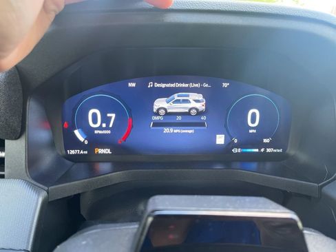 Used 2025 Ford Explorer ST-Line w/ Premium Package image 7