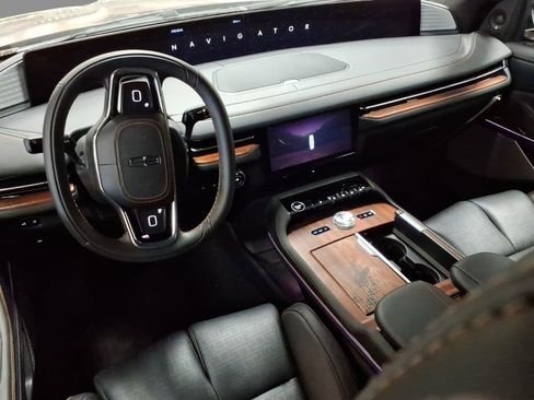 New 2026 Lincoln Navigator L Black Label AWD/4WD image 8