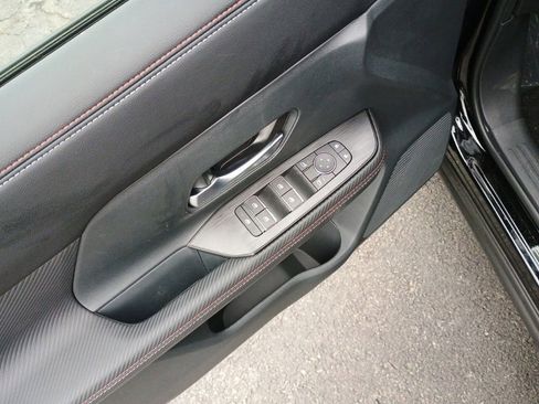 New 2025 Nissan Kicks SR image 12