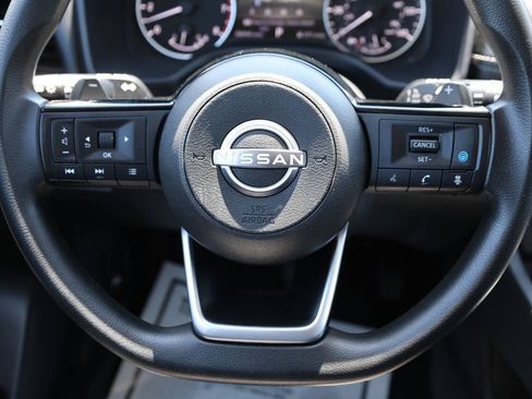 Used 2022 Nissan Rogue SV AWD/4WD image 18