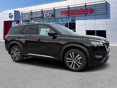 New 2025 Nissan Pathfinder Platinum w/ Cargo Package