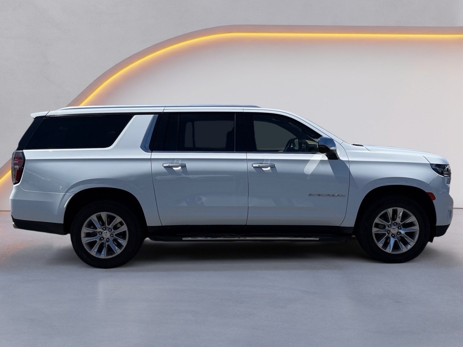 Used 2024 Chevrolet Suburban Premier AWD/4WD image 2