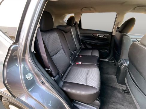 Used 2019 Nissan Rogue SV FWD image 18