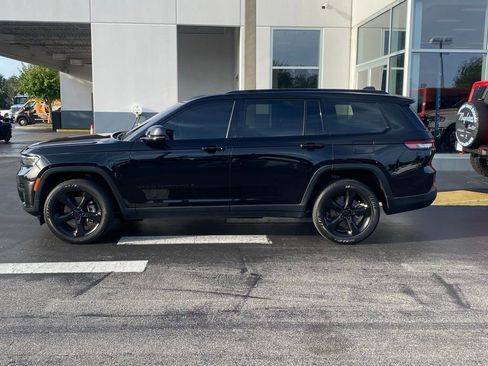 Used 2023 Jeep Grand Cherokee L Laredo RWD image 6