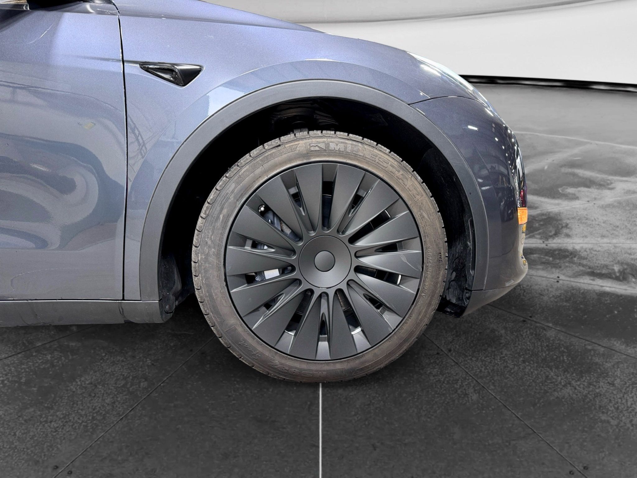 Used 2023 Tesla Model Y Long Range AWD/4WD image 37