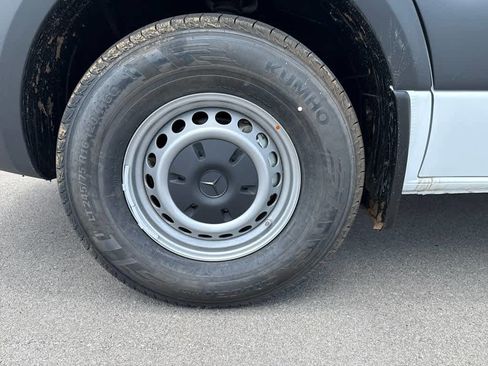 New 2025 Mercedes-Benz Sprinter 2500 image 9