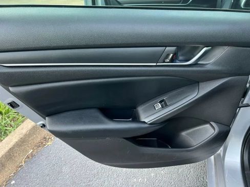 Used 2018 Honda Accord LX image 23