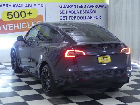 Used 2024 Tesla Model Y Long Range AWD/4WD image 5