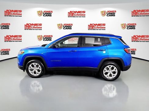 Used 2024 Jeep Compass Latitude image 12
