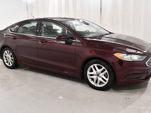 Used 2017 Ford Fusion SE image 5