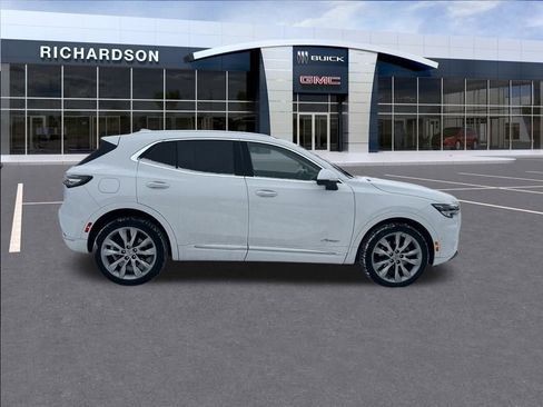 Used 2022 Buick Envision Avenir w/ Technology Package II image 8