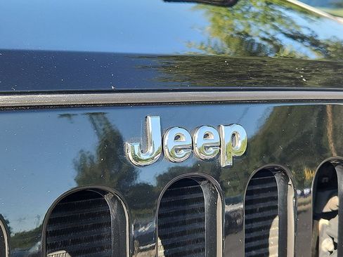 Used 2015 Jeep Wrangler Unlimited Sport w/ Quick Order Package 24S AWD/4WD image 28