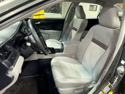 Used 2013 Toyota Camry LE FWD image 15