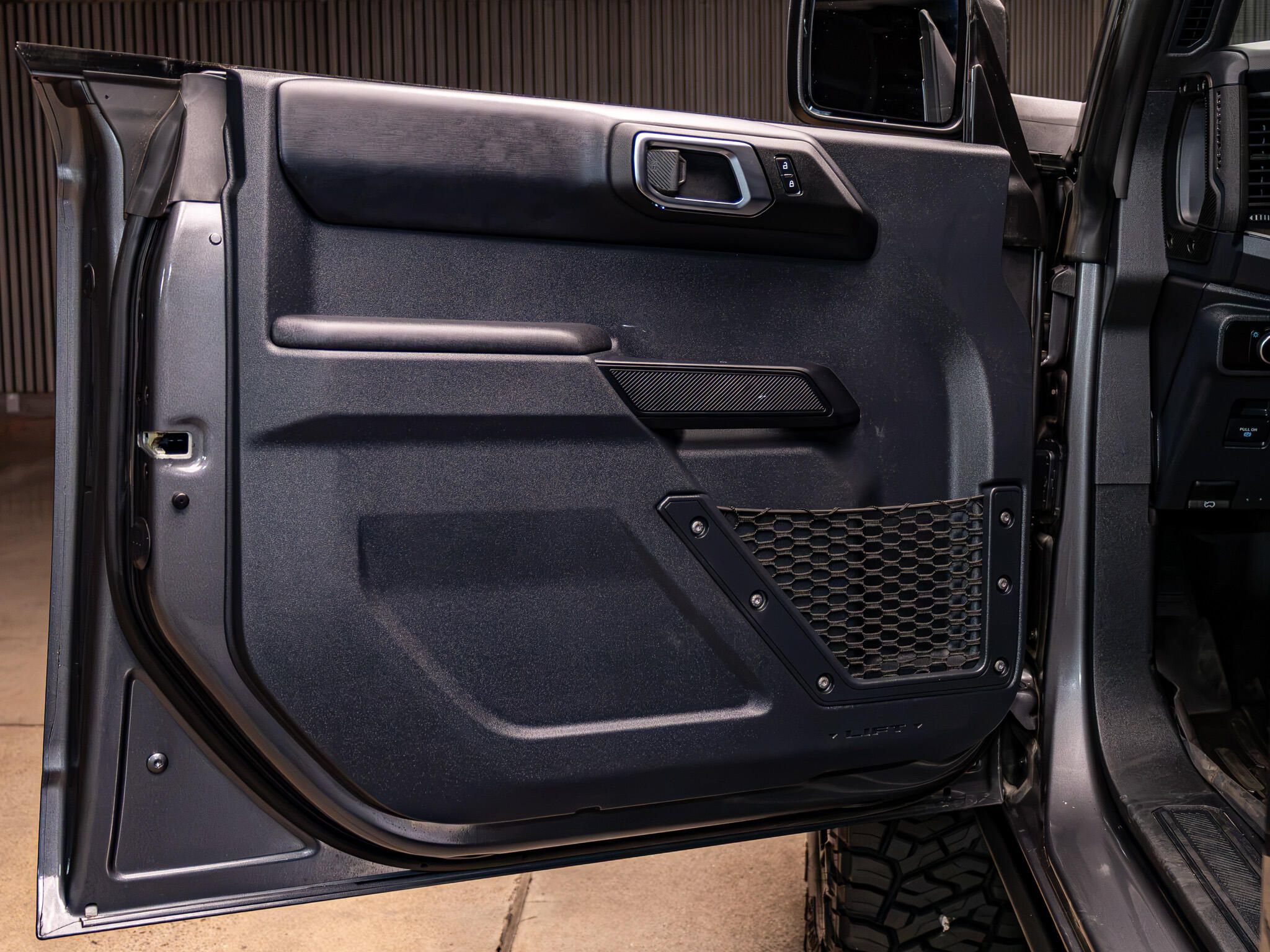 Used 2025 Ford Bronco Badlands AWD/4WD image 28