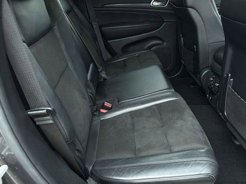 Used 2021 Jeep Grand Cherokee Laredo X RWD image 36